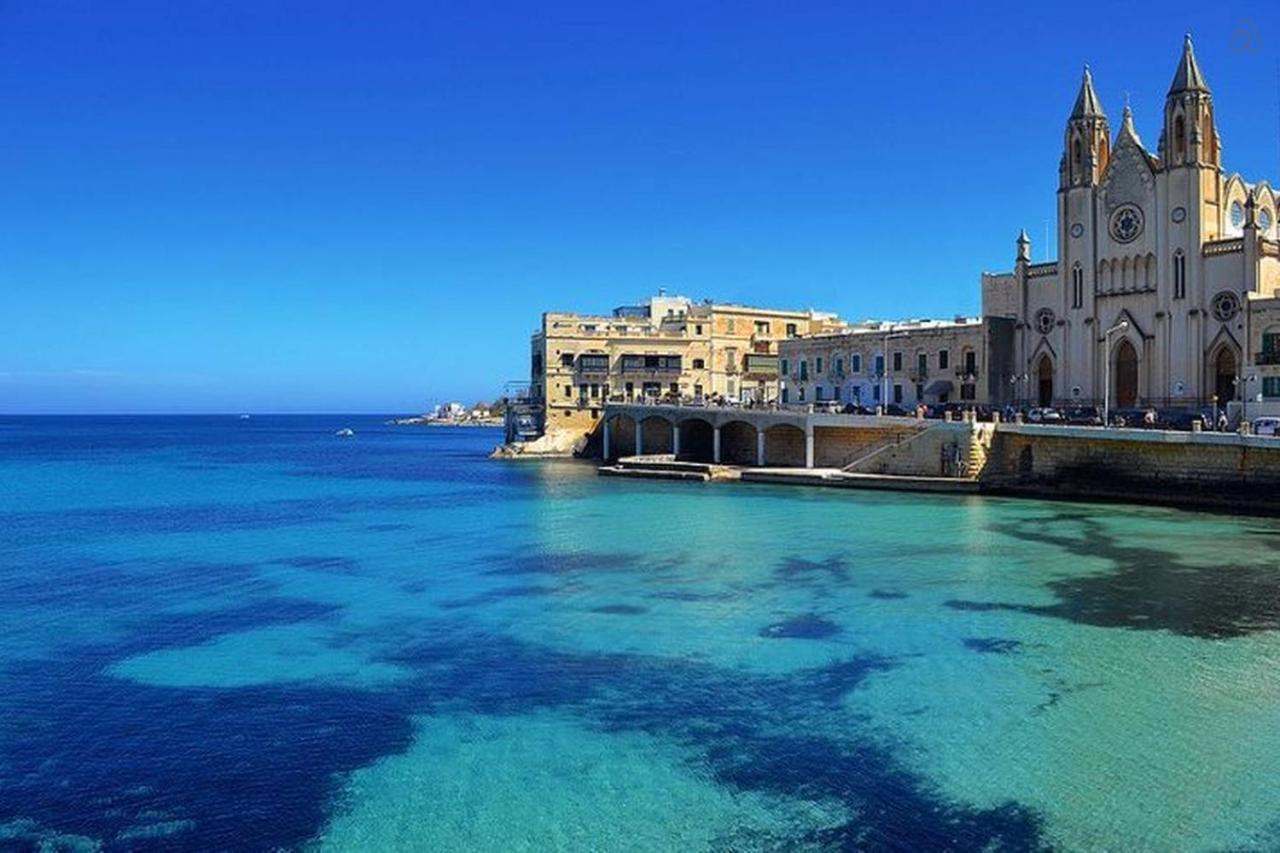 Idyllic Apartment Steps From The Promenade Sliema Esterno foto